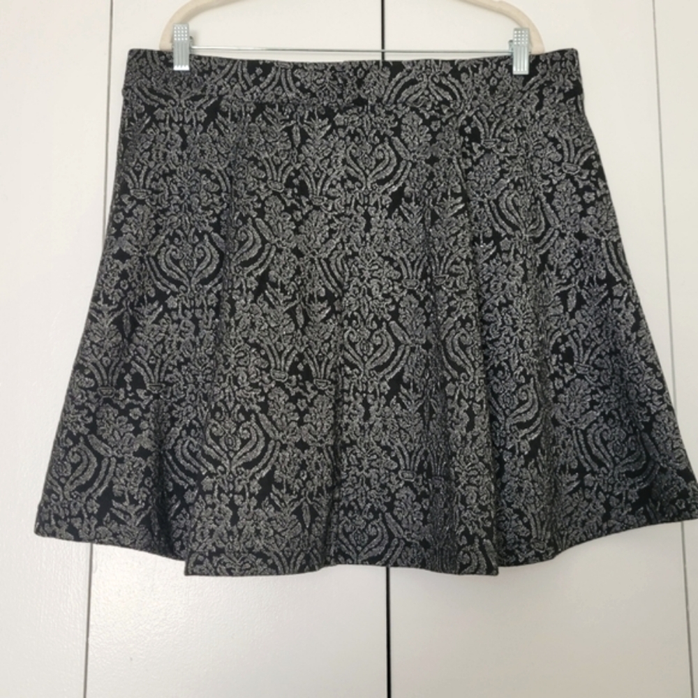 Torrid Metallic Design Knit Skater Mini Skirt size 2 - Picture 10 of 12